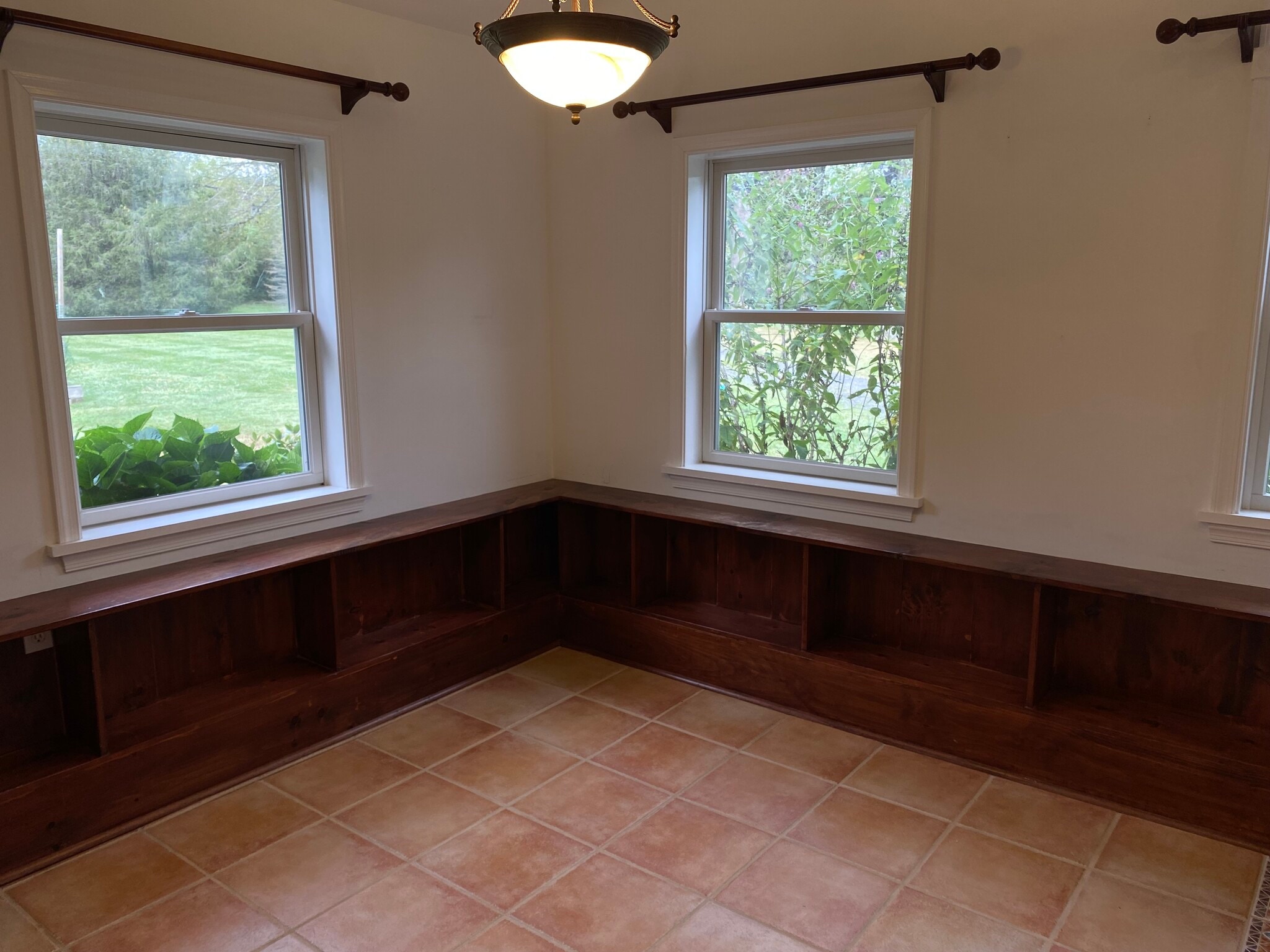 Dining Area - 1926 Sugar Bottom Rd