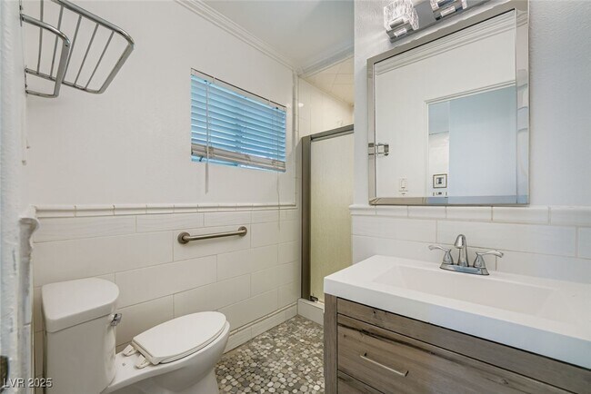 Building Photo - 1711 S 6th St