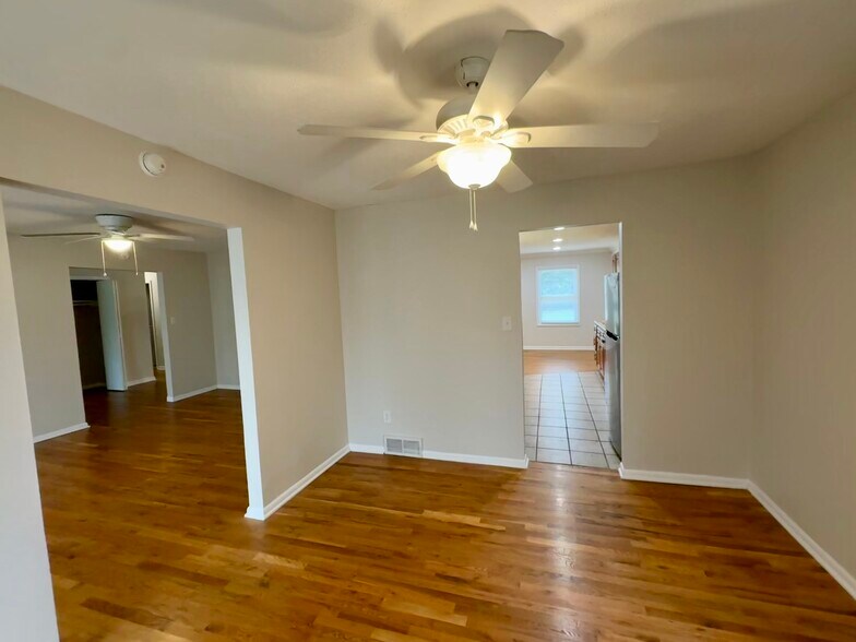 Building Photo - 2605 Yuma Dr