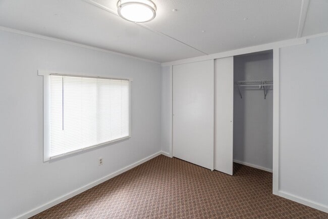 Building Photo - 2 Bed 1 Bath Single Family Home in Spokane...