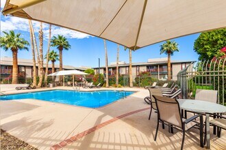 Building Photo - Remodeled 2-Bedroom, 2-Bath Condo in Prime Scottsdale Location