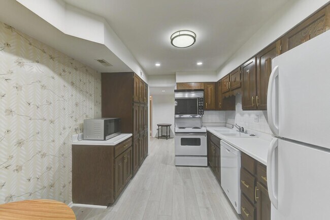 Building Photo - 8750 Harrison Ave