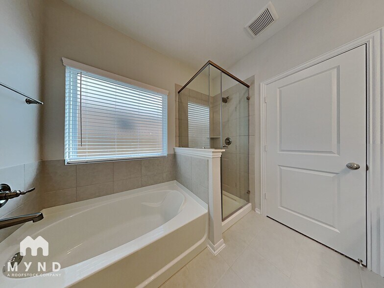 Building Photo - 13217 Villa Sola Dr