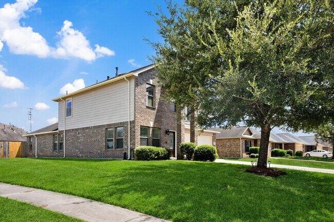 Building Photo - 4614 Pin Oak Creek Ln