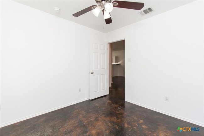 Building Photo - 223 N Mary Jo Dr
