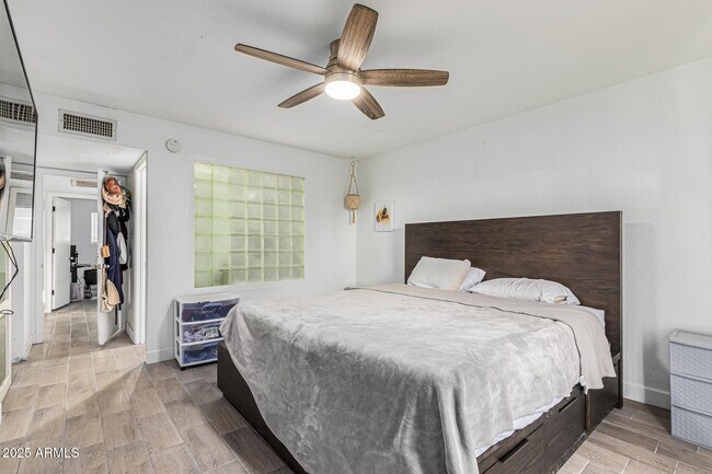 Building Photo - 2934 N 22nd Pl