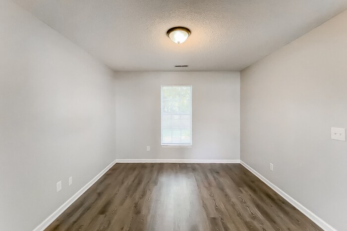 Building Photo - 313 Damascus Dr