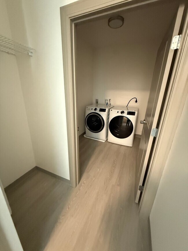 Building Photo - Joseph Baker House