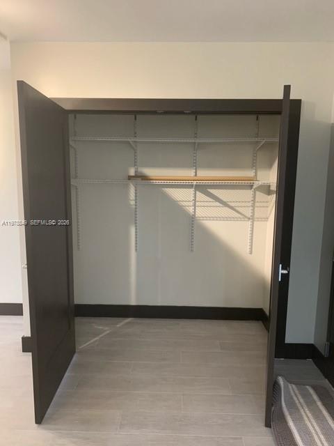 Building Photo - 90 Edgewater Dr