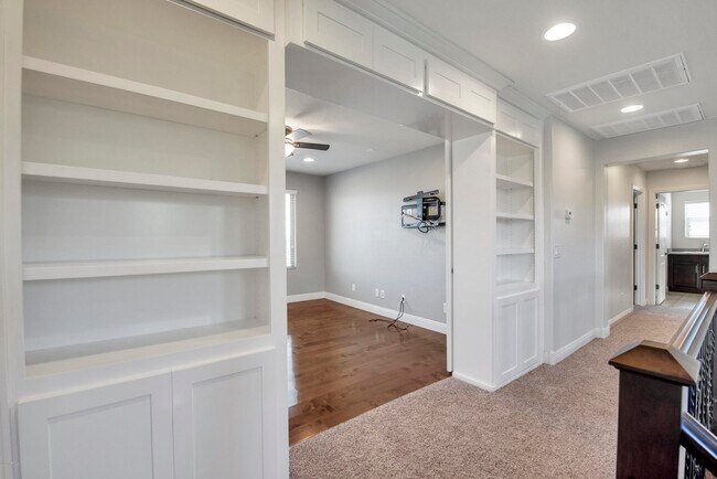 Building Photo - 1751 W Desperado Way