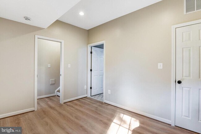 Building Photo - 12527 Heykens Ln