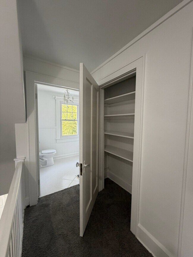 Building Photo - 2657 Dresden Rd