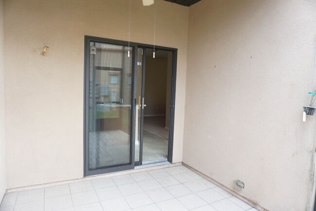 Building Photo - Townhome 2/2.5 with garage and access to Julington Creek amenities