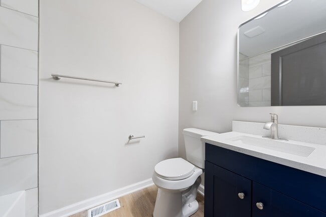 Building Photo - Freshly Updated 3 Bed, 2 Bath Home in Prim...