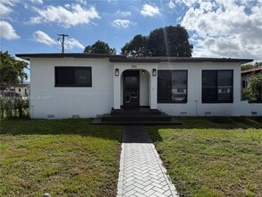 Building Photo - 5900 SW 6th St