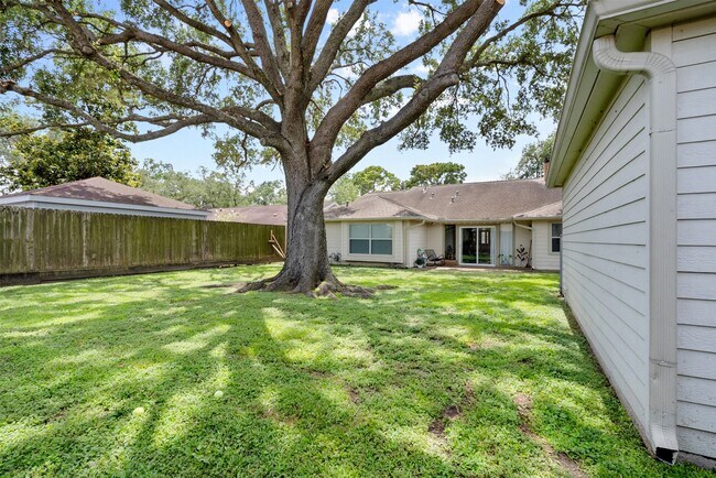 Building Photo - 2526 Palo Pinto Dr