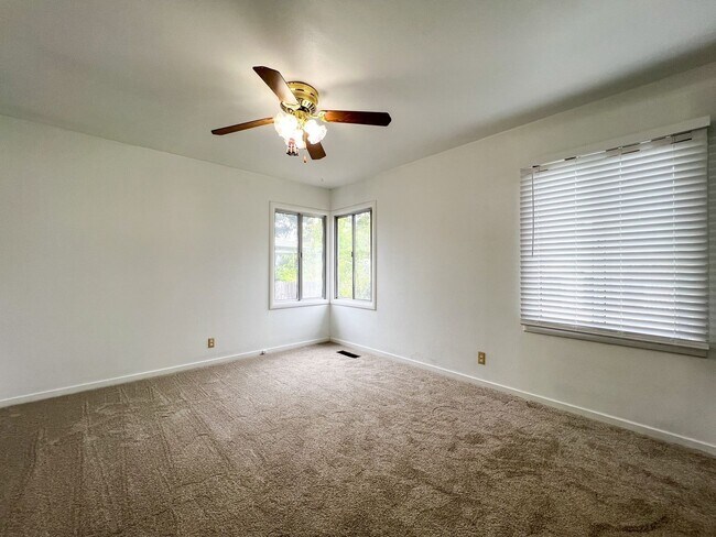Building Photo - 1624 Ora Dr
