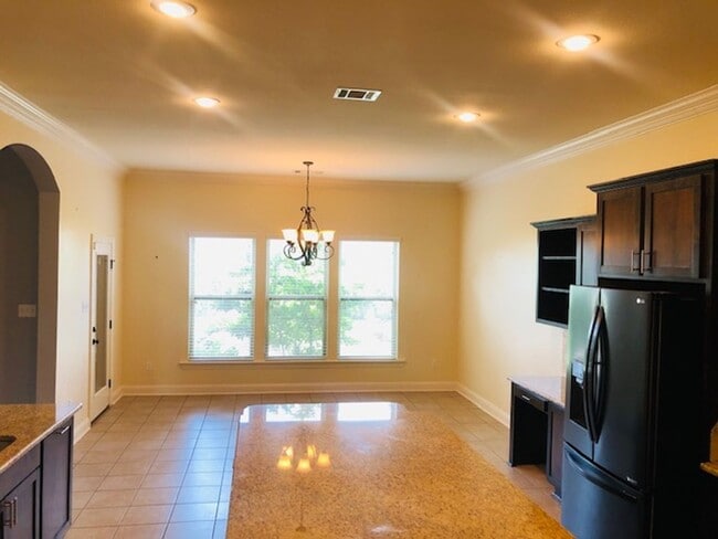 Building Photo - $250 OFF MOVE IN SPECIAL-TURTLE CREEK-GATED-BENTON-BEAUTIFUL HOME-NEAR CYPRESS BLACK BAYOU