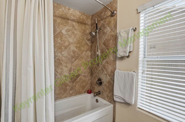 Building Photo - Resort-Style Living with Private Pool in Prime Chandler Location