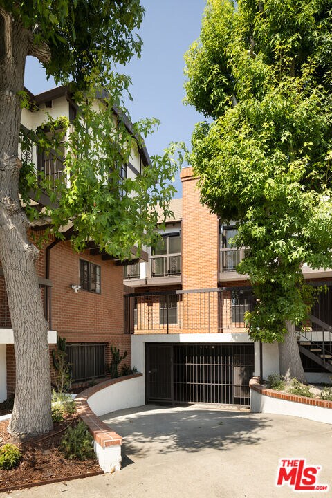 Building Photo - 11759 Gateway Blvd