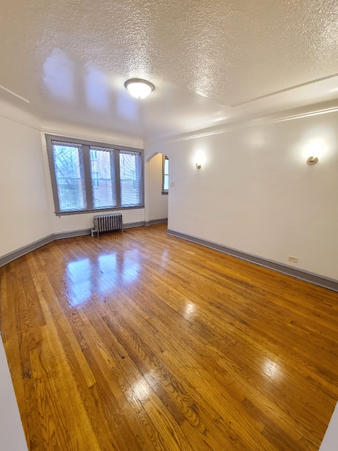 Building Photo - 836 N Massasoit Ave
