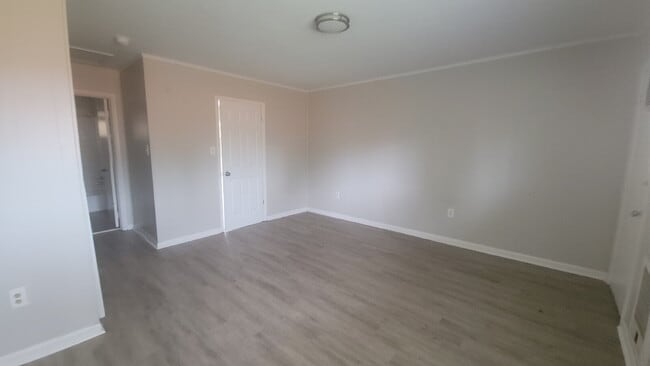 Building Photo - "Charming 1-Bed Oasis with Modern Comforts in Huntsville – Your Perfect Retreat!"