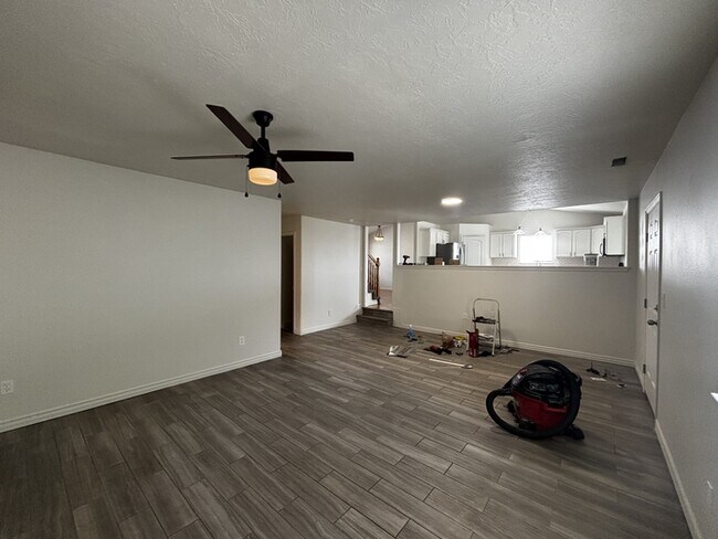 Building Photo - Eagle Mountain Single Family Home