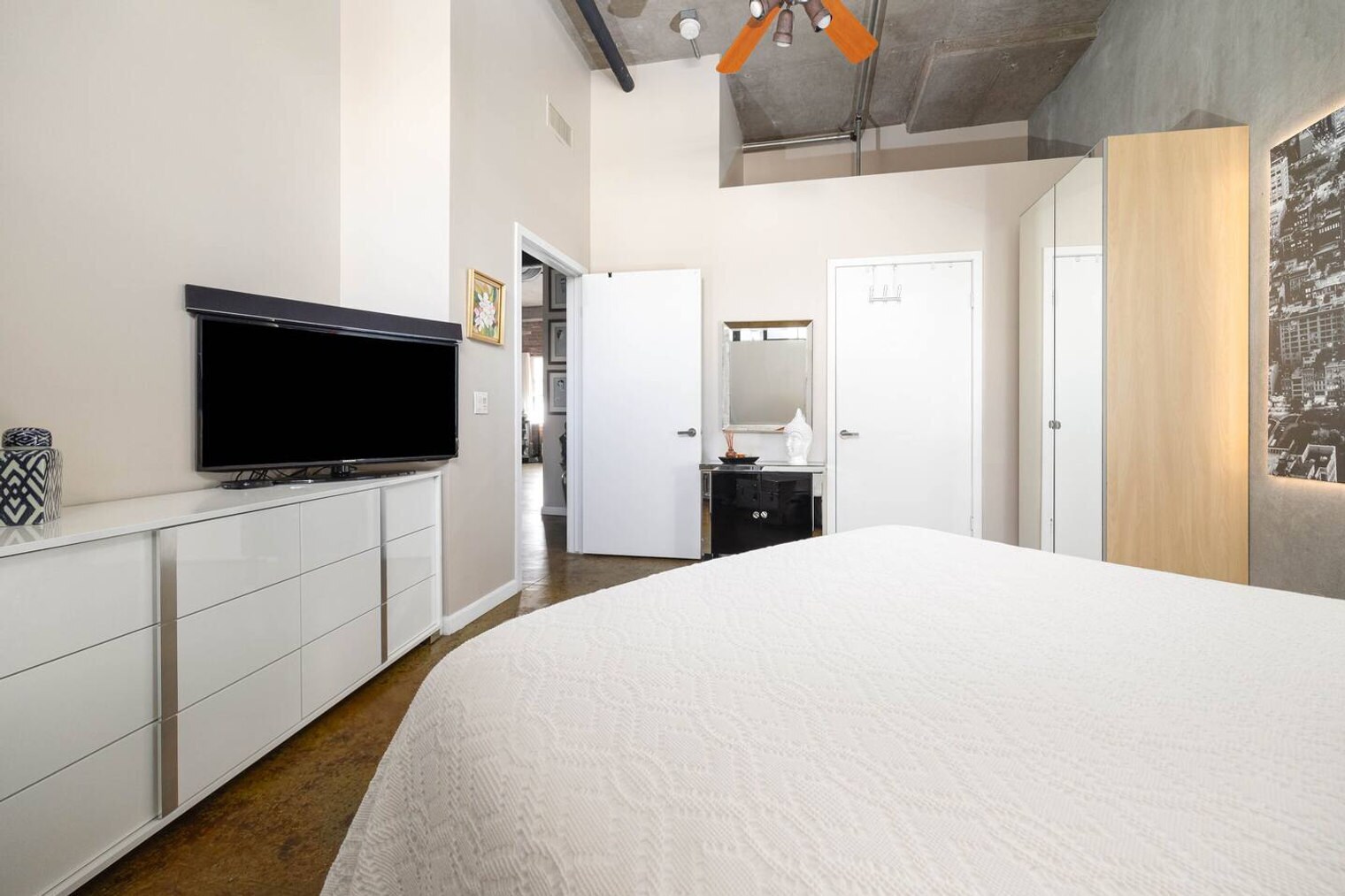 Building Photo - 3940 7th Ave