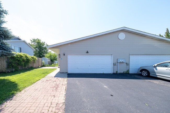 Building Photo - 624 McIntosh Ct