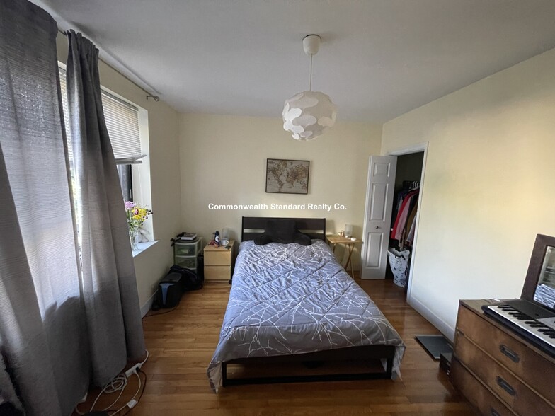 Primary Photo - 65 Strathmore Rd