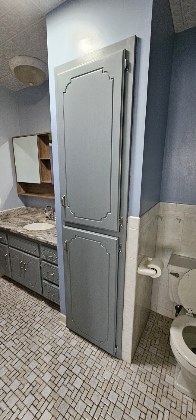 Building Photo - 2020 Crosstown Blvd NE