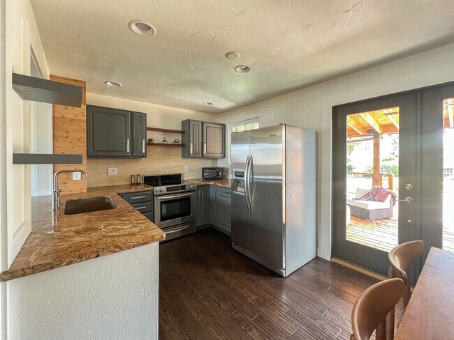 Building Photo - 10963 Bellaire Way