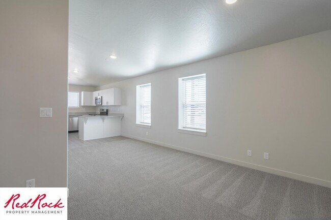 Building Photo - Inviting 2 Bedroom End Unit Condo - Pet Friendly!