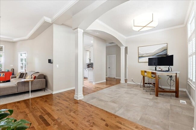 Building Photo - Luxury Living in Southeast Boise, 3-Car Garage, Hot Tub & Flexible Bonus Loft & Private/Secure Wo...