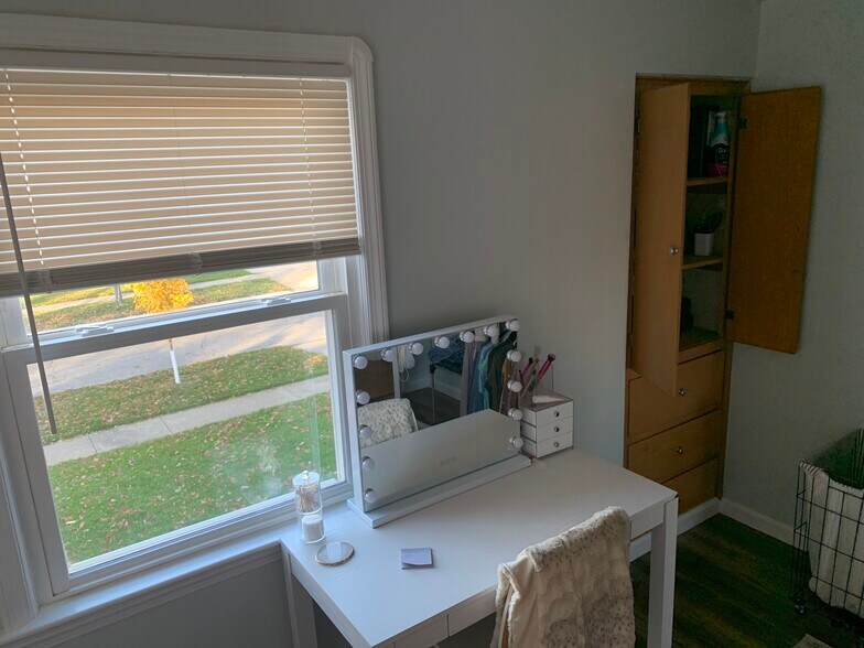 Bedroom 1 - 4302 Silsby Rd