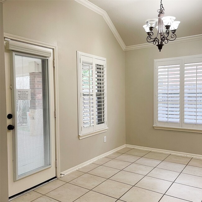 Building Photo - 2606 Sun Flare Ln