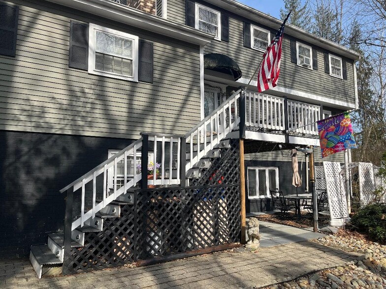 Building Photo - 21 Birchwood Rd