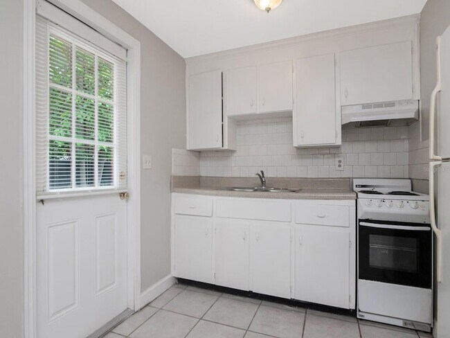 Building Photo - 104 Karde Ln