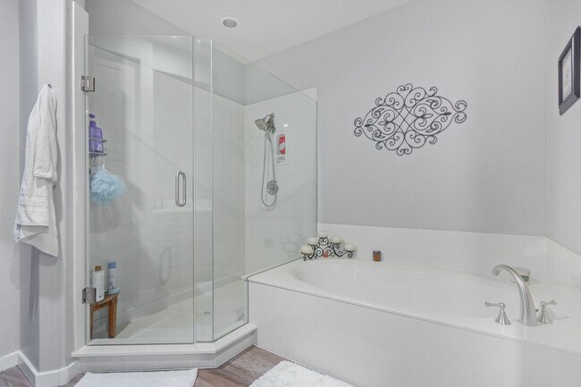 Building Photo - Beautiful Scottsdale townhome with perfect...