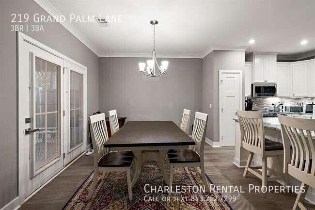 Building Photo - 219 Grand Palm Ln