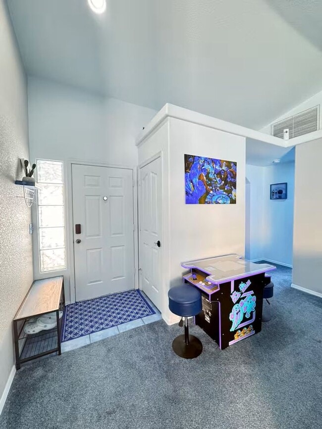 Building Photo - 2576 McCormick Blvd