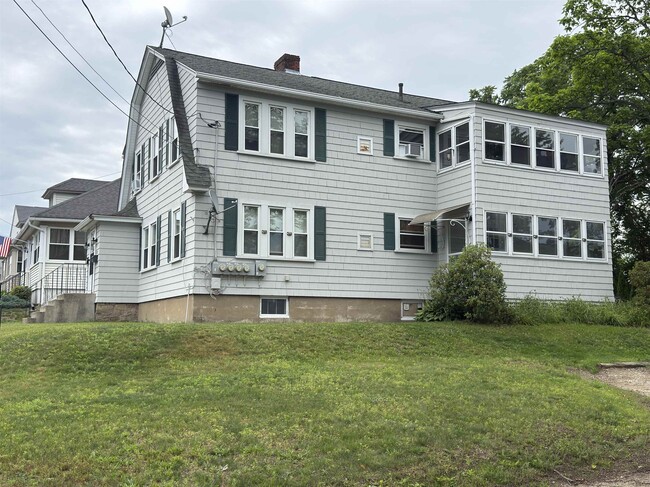 Building Photo - 573 Spruce St
