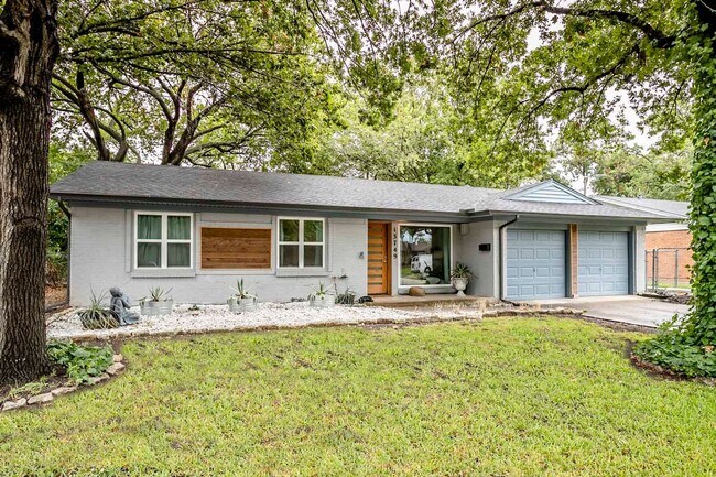 Building Photo - 13749 Pyramid Dr