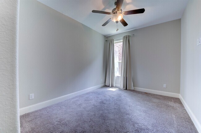 Building Photo - 19403 Trinity River Dr