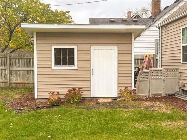 Building Photo - 2836 Dakota Ave S