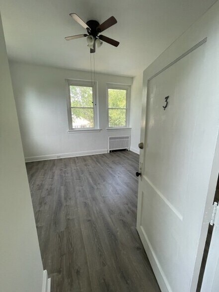 Building Photo - 126 Norwood St