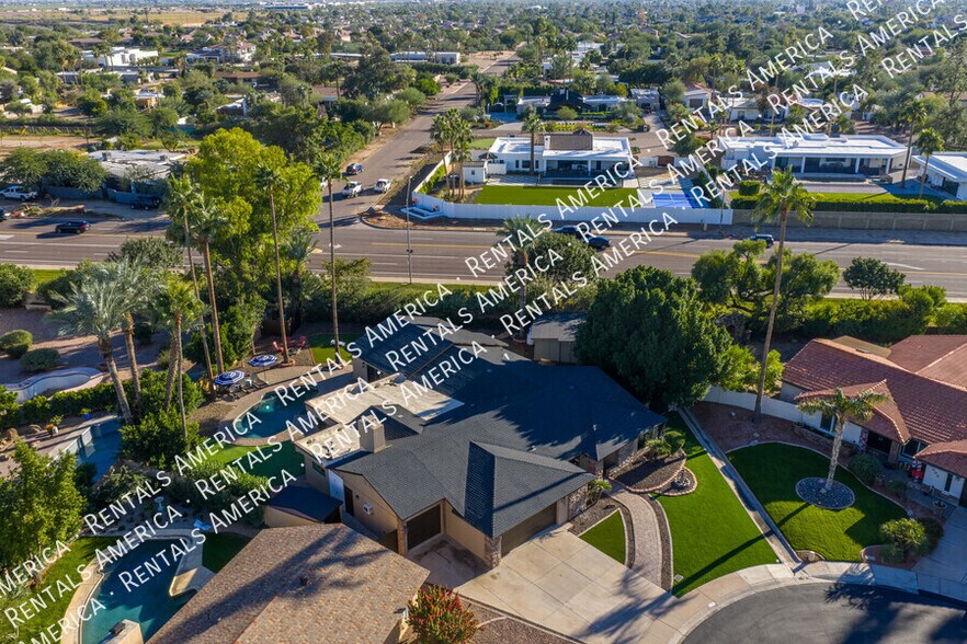 Building Photo - 7007 N Vía De Manana