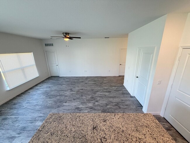 Building Photo - 2810 Felda Ave
