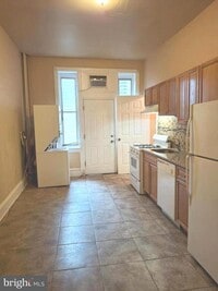 Building Photo - 310 S 12th St