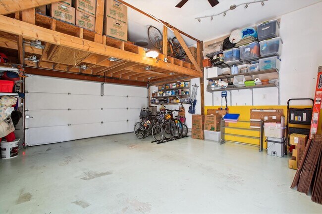 Building Photo - Stunning 3BR+, 3.5BA Capitol Hill Home wit...